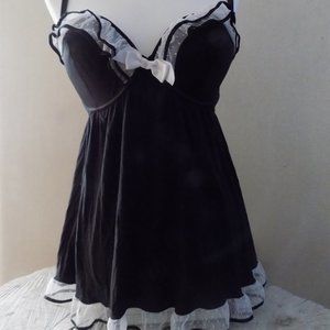 Victoria's Secret Bow Frilly Lace trimmed Lingerie/Slip